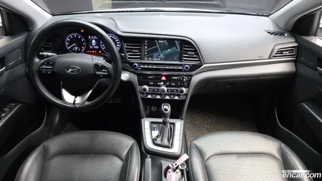 Hyundai Elantra (Avante)