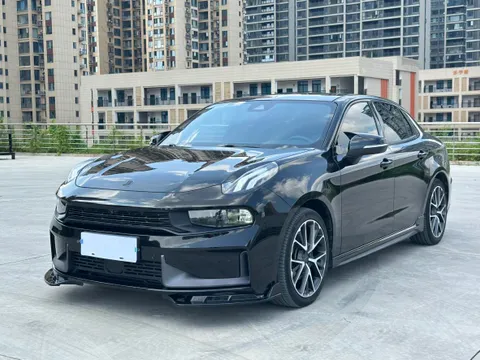 Lynk & Co 03