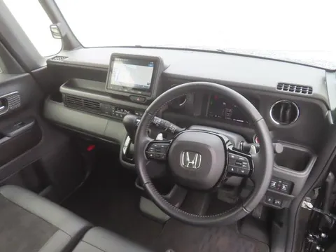 Honda N-BOX Custom