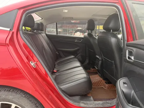 Roewe i5