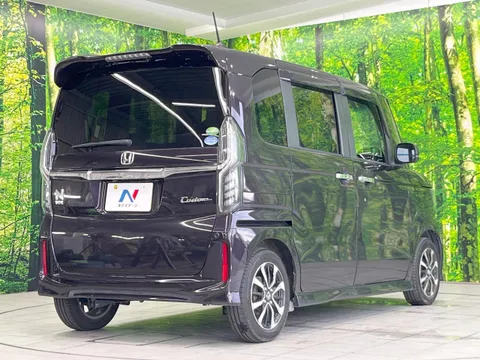 Honda N-BOX Custom