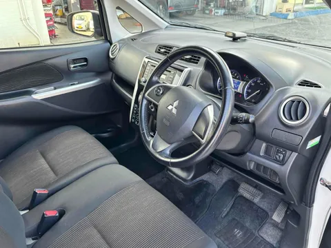 Mitsubishi eK Custom