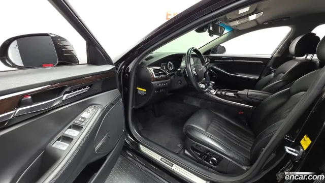 Genesis G90 (EQ900)