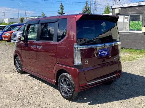 Honda N-BOX Custom
