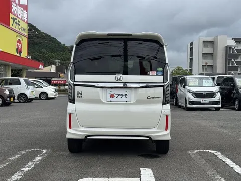 Honda N-BOX Custom