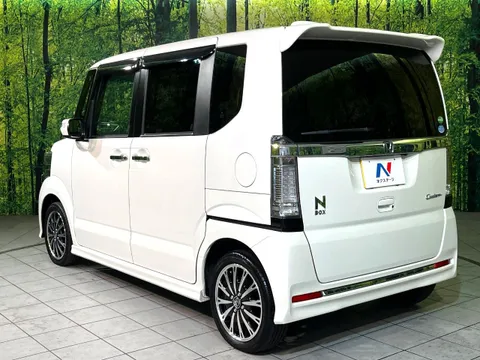 Honda N-BOX Custom