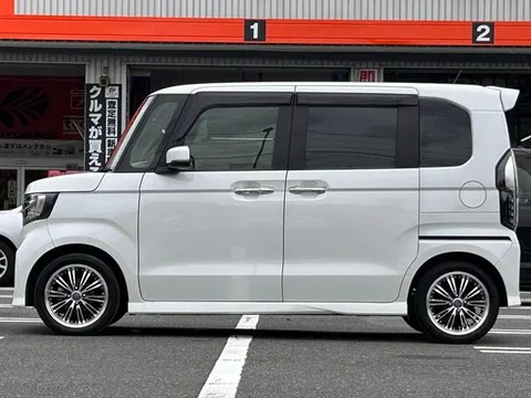 Honda N-BOX Custom