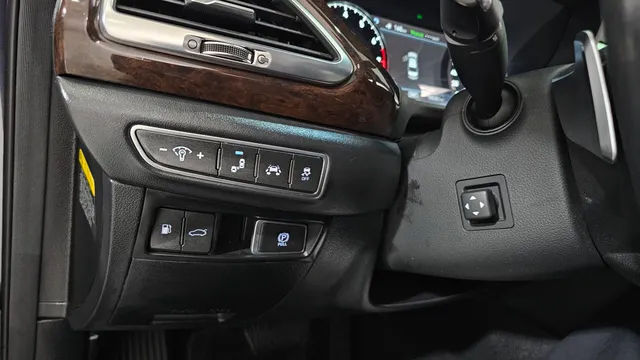 Genesis G90 (EQ900)