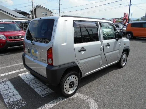 Daihatsu Naked