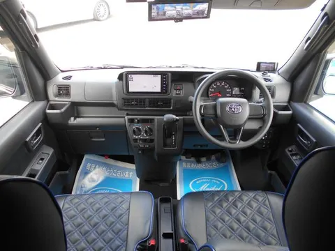 Toyota Pixis Van