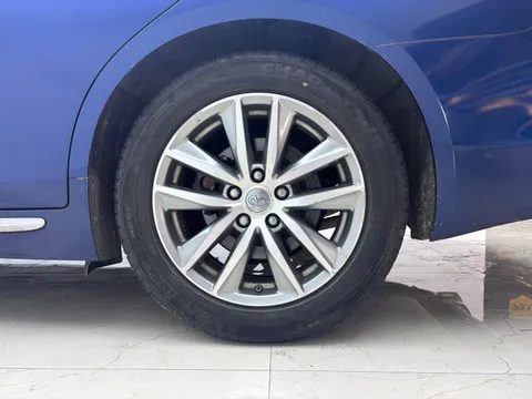 Infiniti Q50L