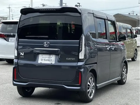 Honda N-BOX Custom