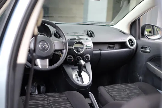 Mazda Mazda 2