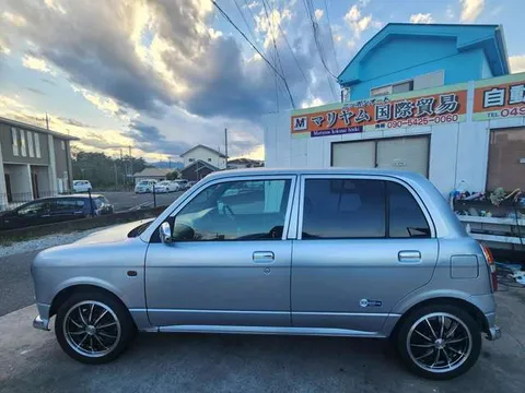 Daihatsu Mira Gino
