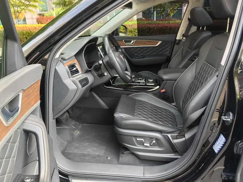 Hongqi HS7