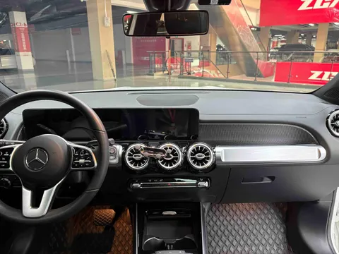 Mercedes-Benz Mercedes-Benz GLB