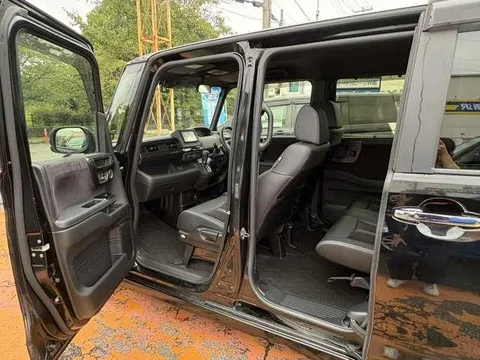 Honda N-BOX Custom