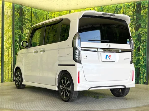 Honda N-BOX Custom