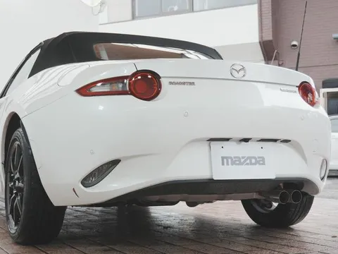 Mazda MX-5 (Roadster)