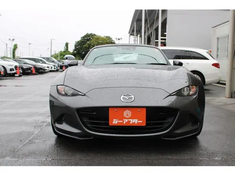 Mazda MX-5 (Roadster)