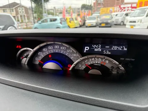 Toyota Pixis Mega