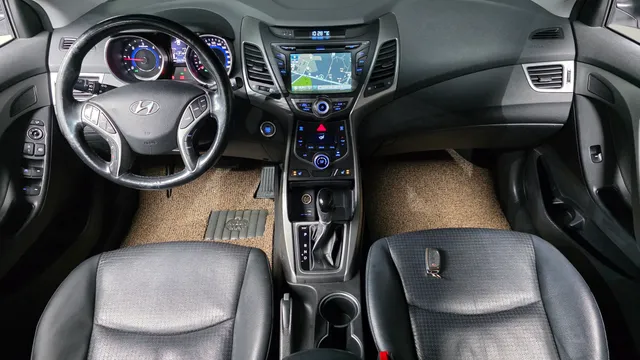 Hyundai Elantra (Avante)