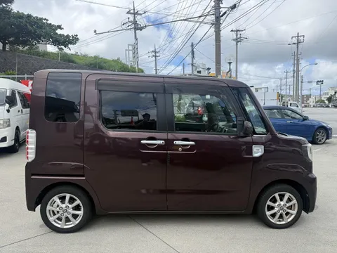 Toyota Pixis Mega