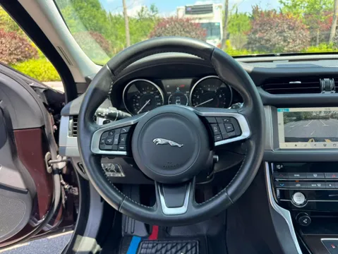 Jaguar XFL
