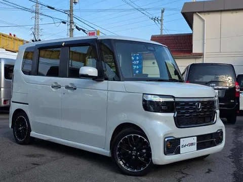 Honda N-BOX Custom