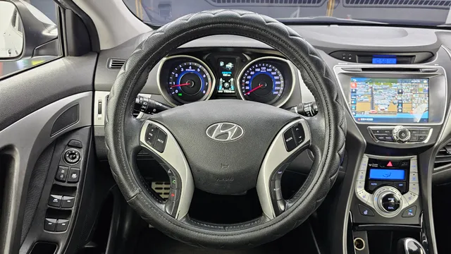 Hyundai Elantra (Avante)