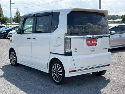 Honda N-BOX Custom