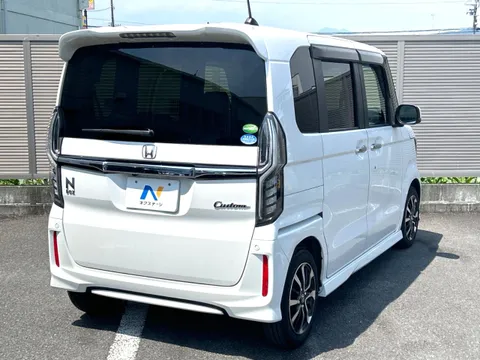 Honda N-BOX Custom