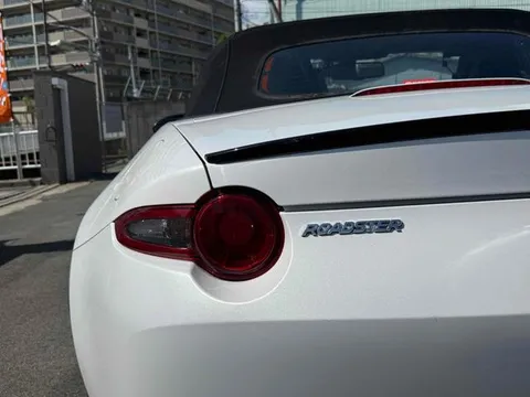 Mazda MX-5 (Roadster)
