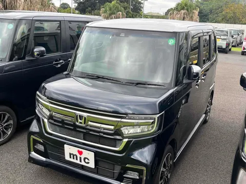 Honda N-BOX Custom