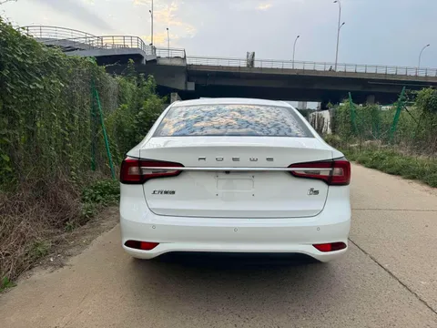 Roewe i5