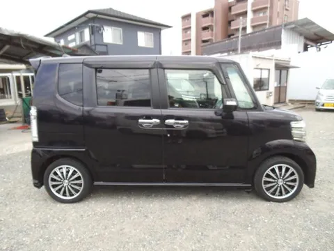 Honda N-BOX Custom