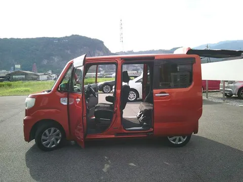 Toyota Pixis Mega
