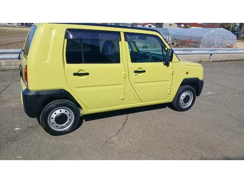 Daihatsu Naked