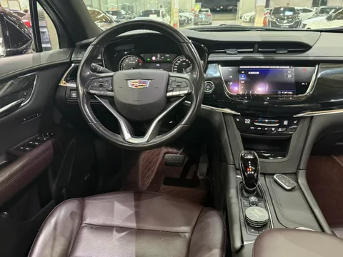 Cadillac XT6