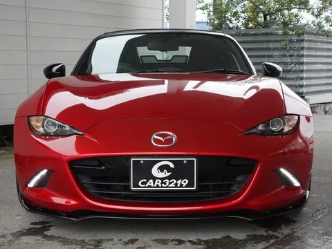 Mazda MX-5 (Roadster)