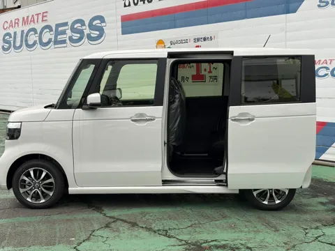 Honda N-BOX Custom