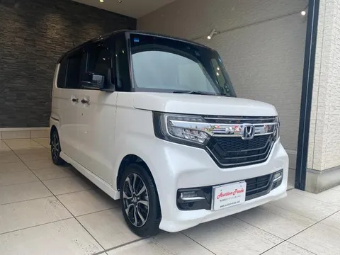 Honda N-BOX Custom