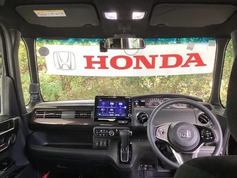 Honda N-BOX Custom
