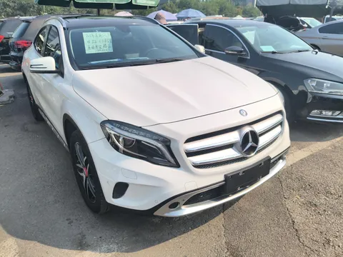 Mercedes-Benz Mercedes-Benz GLA