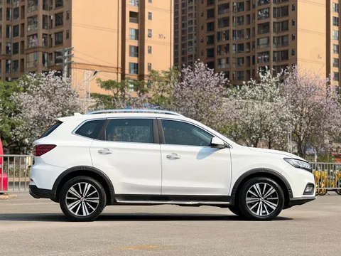 Roewe RX5