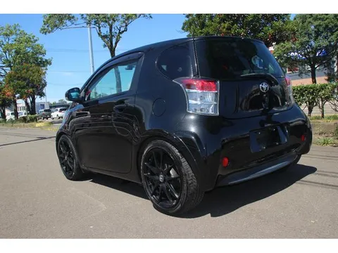 Toyota iQ