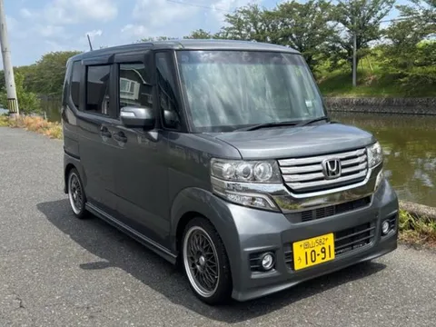 Honda N-BOX Custom