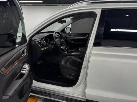 Roewe RX8