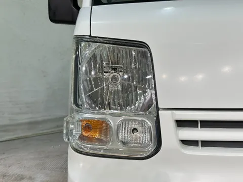 Mitsubishi Minicab Van