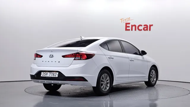 Hyundai Elantra (Avante)